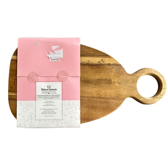 Cheese board with name placers - Picture 2 of 3